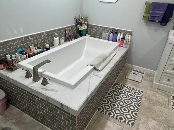 $299,900 | 225 Birch Drive, Grandview, IN 47615