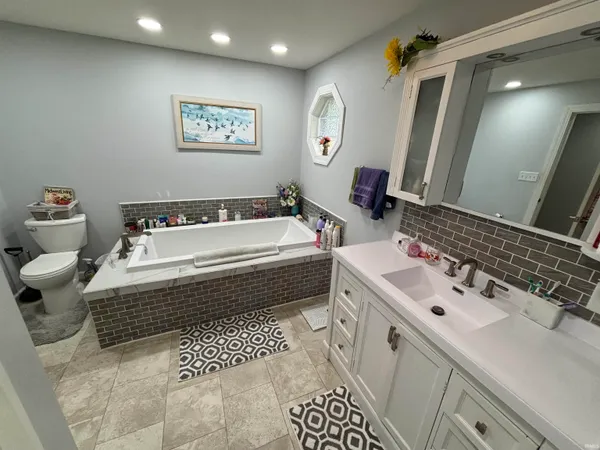 $299,900 | 225 Birch Drive, Grandview, IN 47615