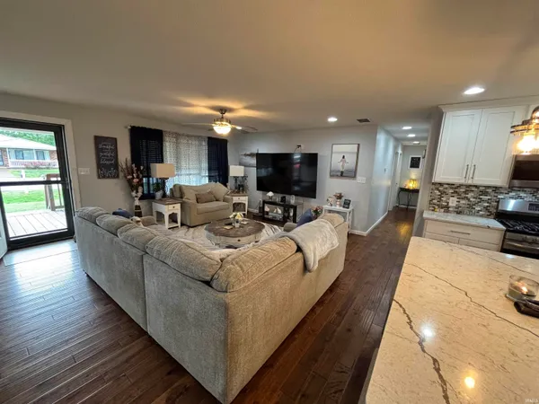 $299,900 | 225 Birch Drive, Grandview, IN 47615