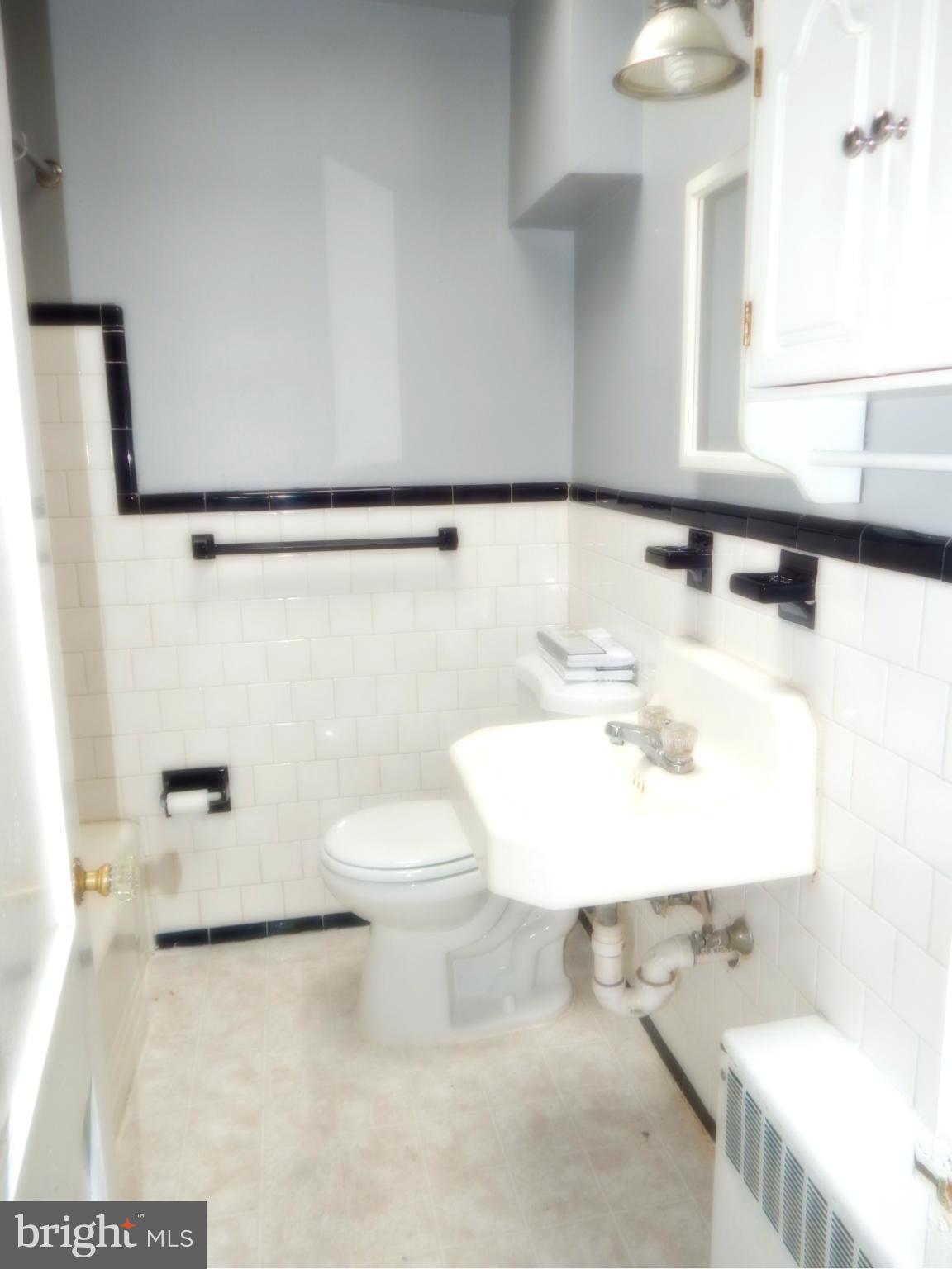 1232 Haverhill Road Baltimore, MD 21229 - Photo 12 of 26 Bath