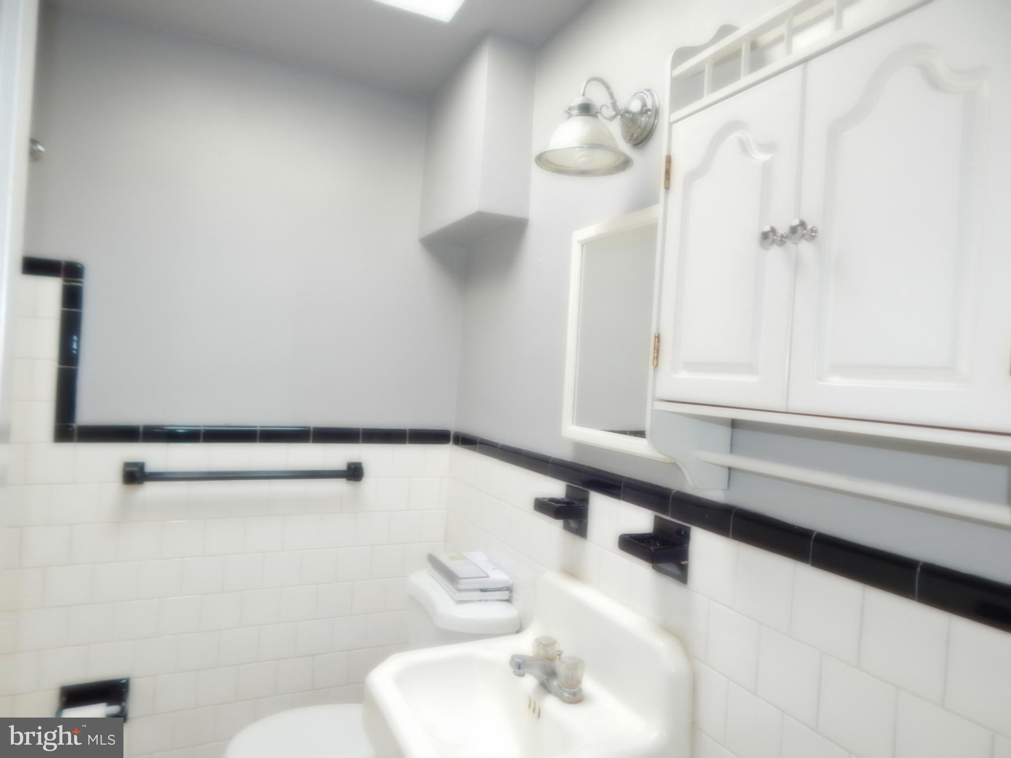 1232 Haverhill Road Baltimore, MD 21229 - Photo 15 of 26 Bath