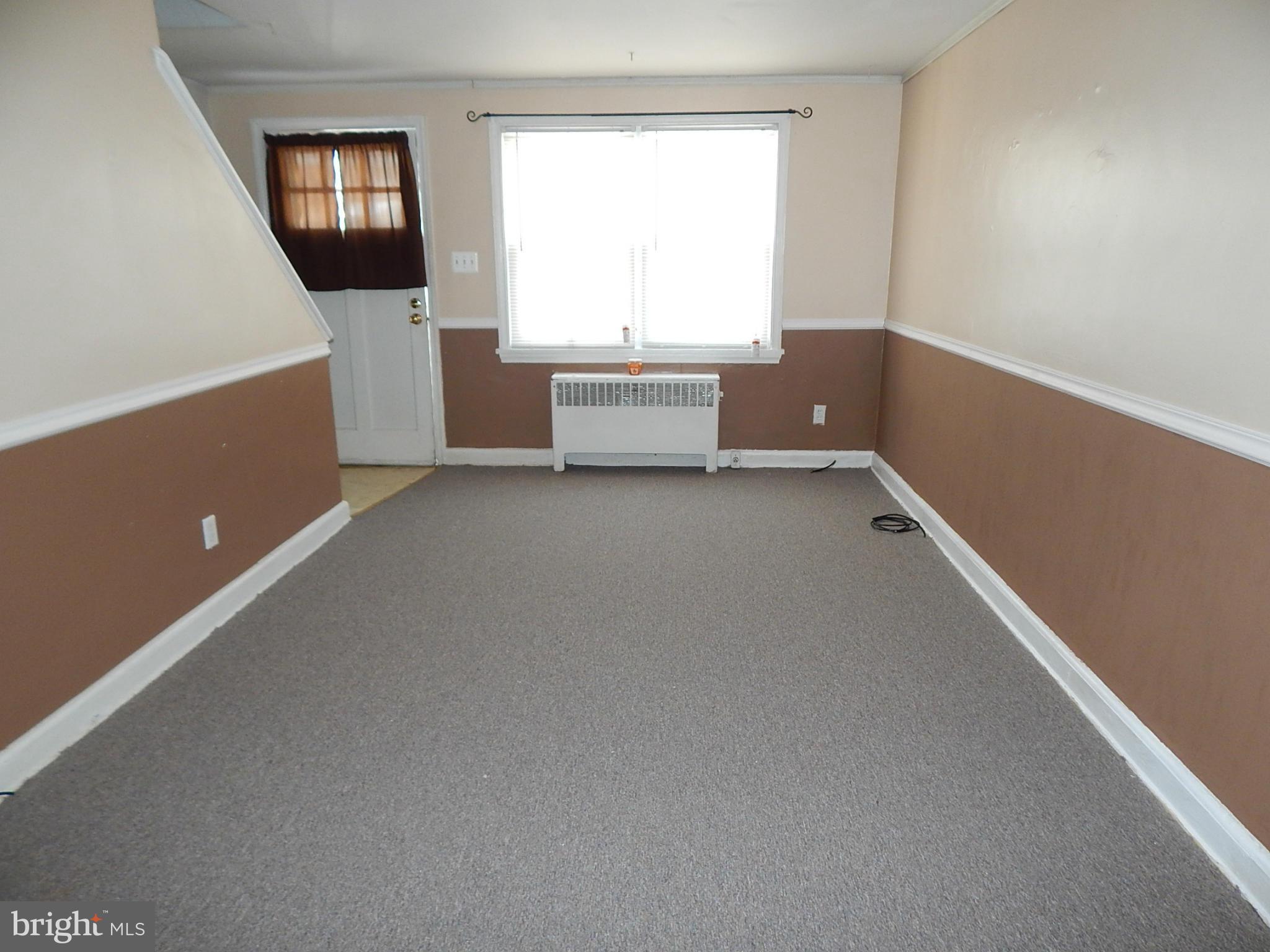 1232 Haverhill Road Baltimore, MD 21229 - Photo 3 of 26 Living Room