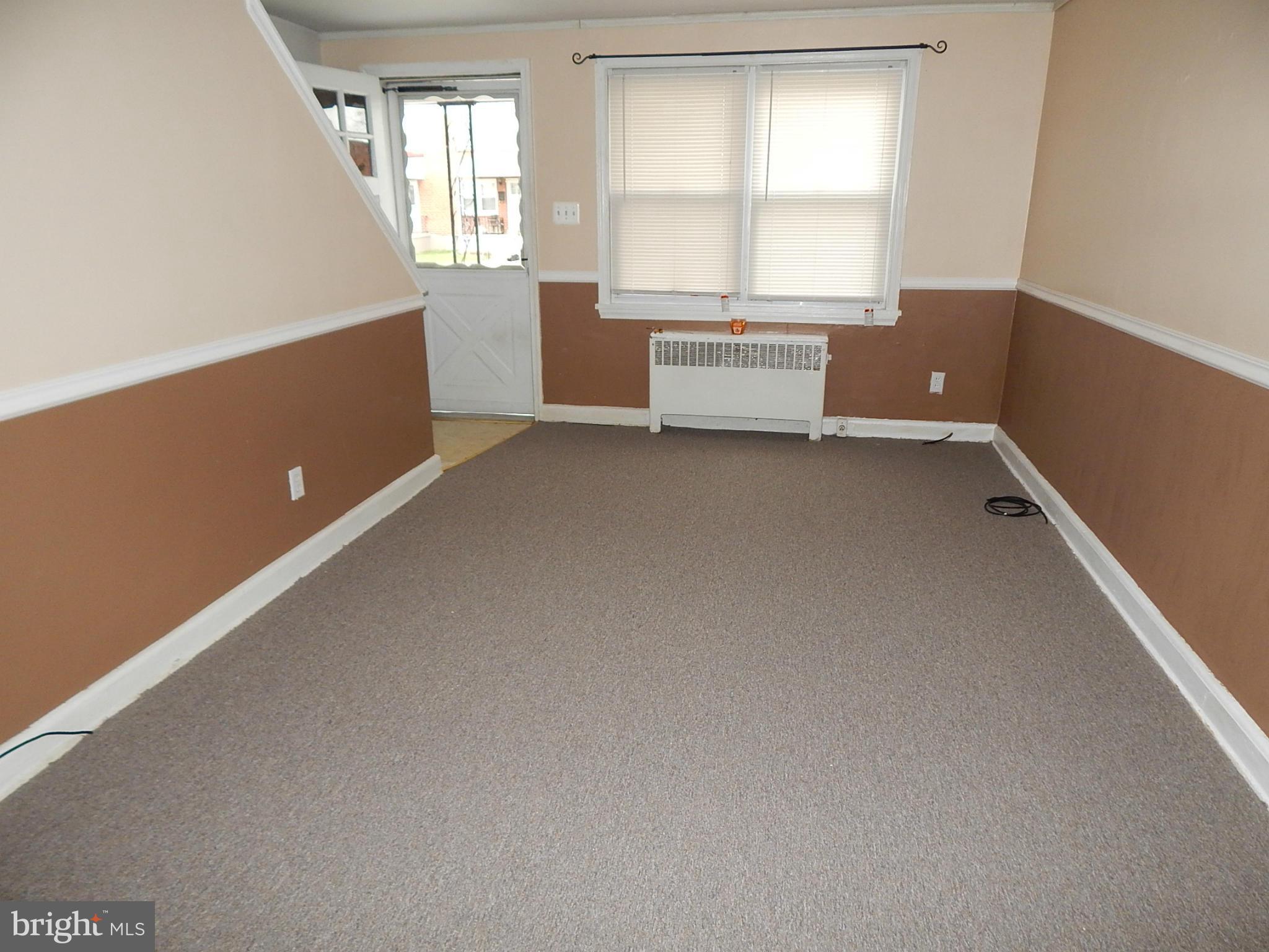 1232 Haverhill Road Baltimore, MD 21229 - Photo 5 of 26 Living Room