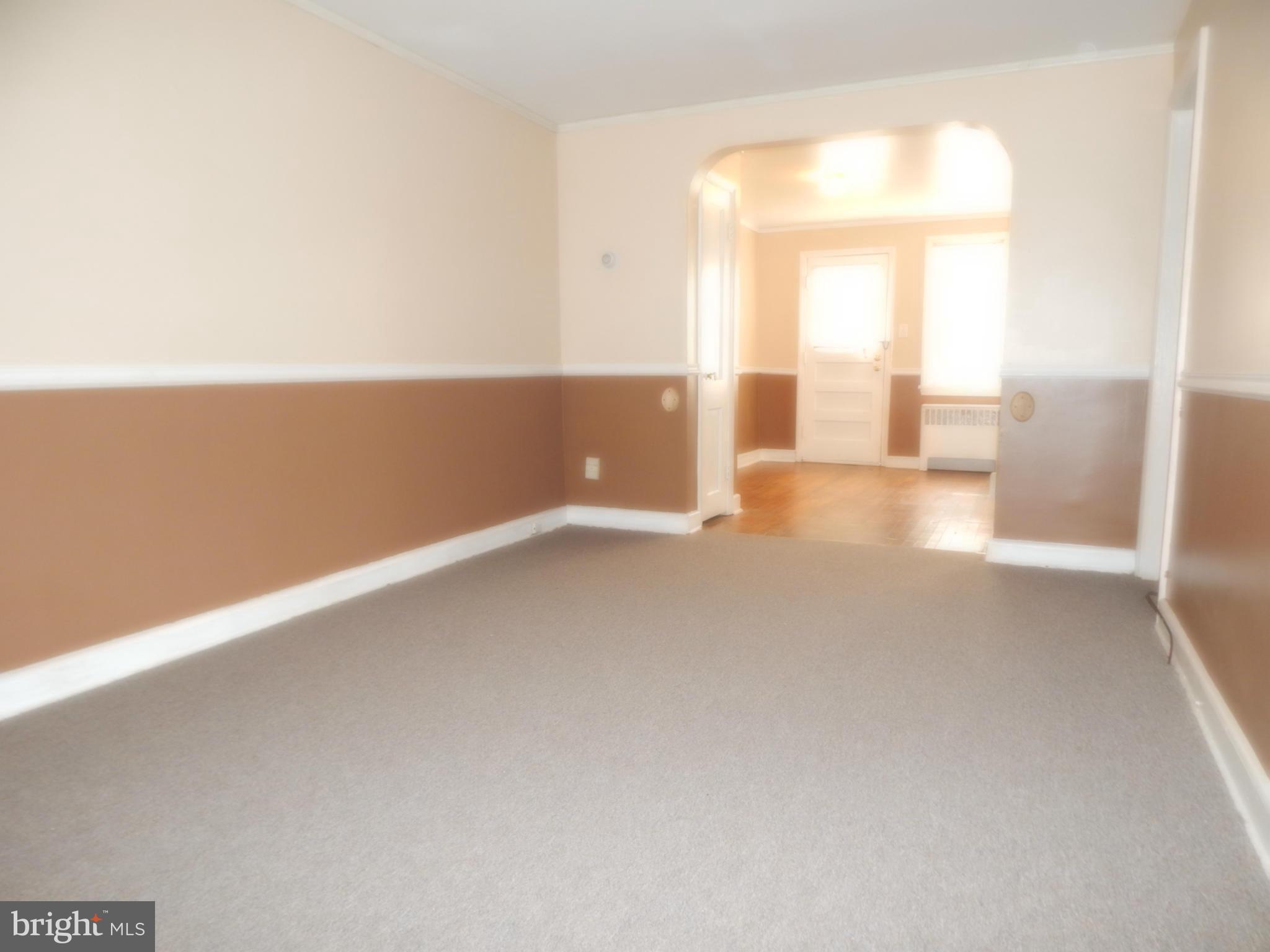 1232 Haverhill Road Baltimore, MD 21229 - Photo 9 of 26 Living Room