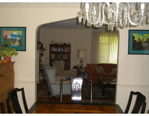 10 Mignon Road Newton, MA 02465 - Photo 3 of 11