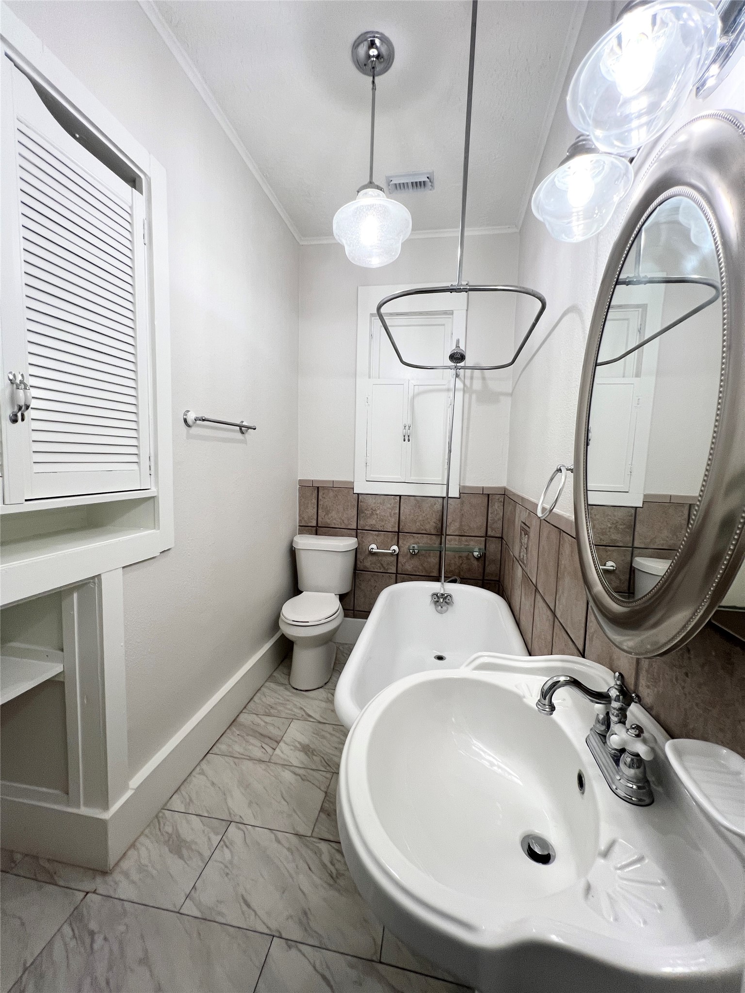 421 East Myrtle Street Angleton, TX 77515 - Photo 12 of 19