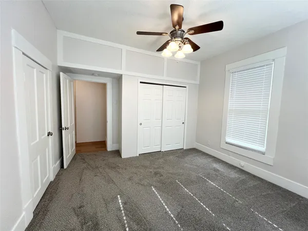$1,725 | 421 East Myrtle Street, Angleton, TX 77515