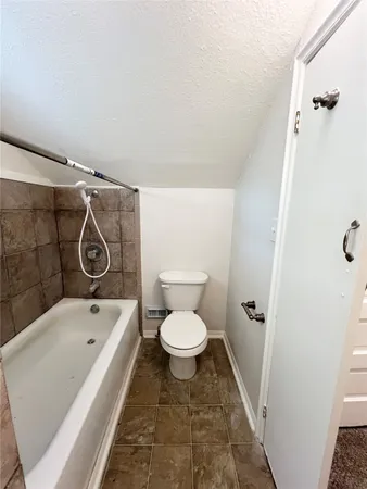 $1,725 | 421 East Myrtle Street, Angleton, TX 77515