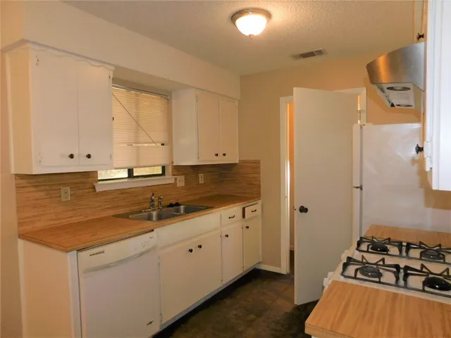 $1,375 | 811 Ramble Lane, Unit B, Austin, TX 78745