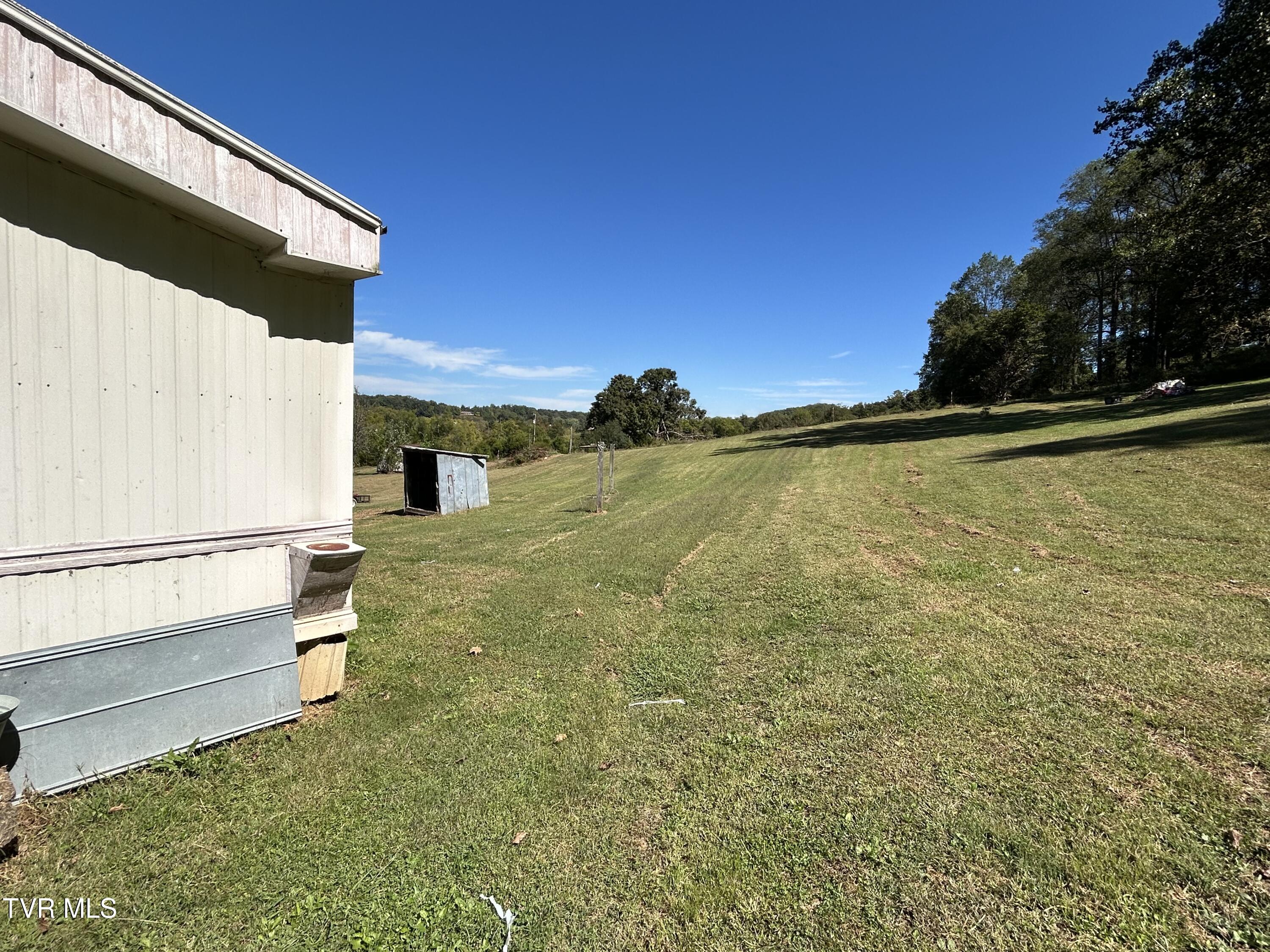 71 Whispering Road Greeneville, TN 37743 - Photo 17 of 21 IMG_5541