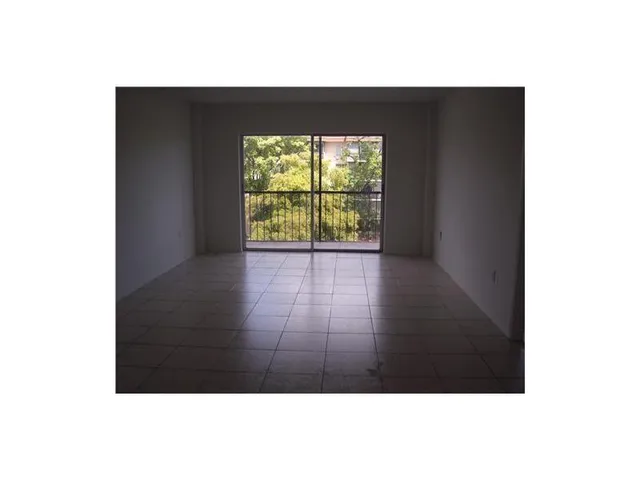 $1,900 | 4158 Inverrary Drive, Unit 404, Lauderhill, FL 33319