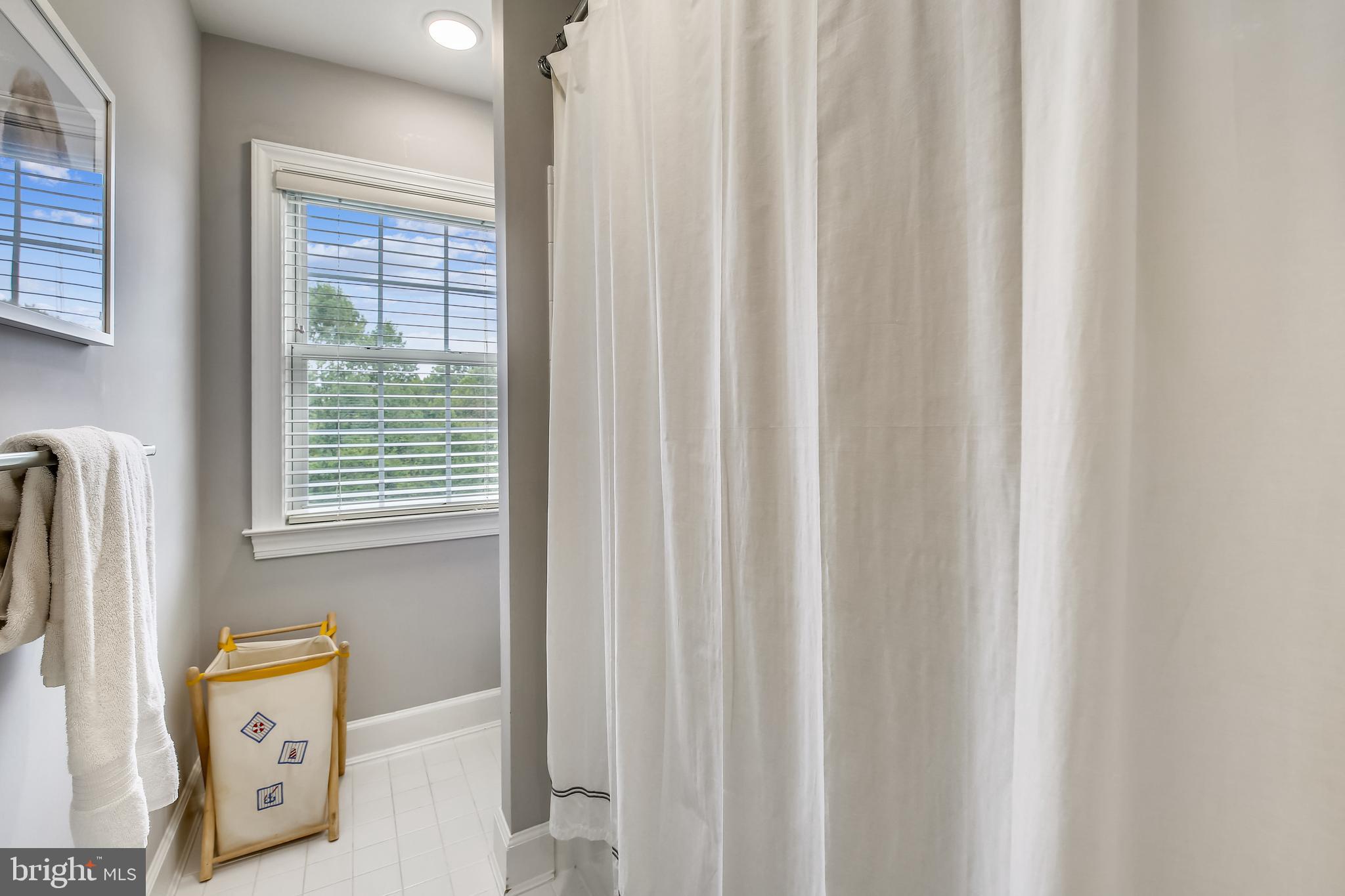 10416 Grey Fox Road Potomac, MD 20854 - Photo 40 of 71 En-suite bedroom #2 full bath