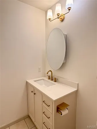 $285,000 | 2309 West Squire Road, Lake Sherwood, MO 63357