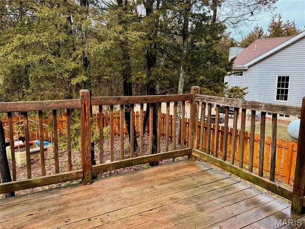 $285,000 | 2309 West Squire Road, Lake Sherwood, MO 63357