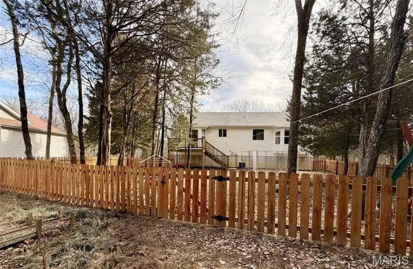 $285,000 | 2309 West Squire Road, Lake Sherwood, MO 63357