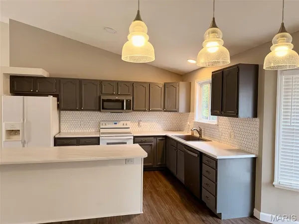 $285,000 | 2309 West Squire Road, Lake Sherwood, MO 63357