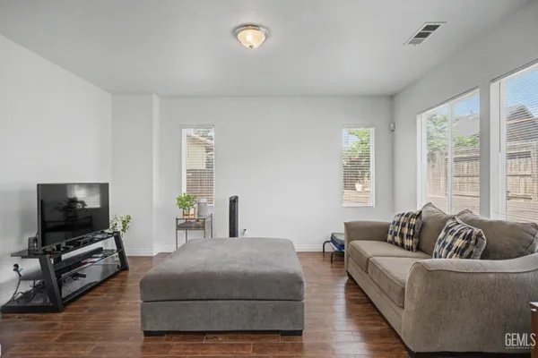 $410,000 | Undisclosed Address, Bakersfield, CA 93313