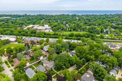 $990,000 | 547 Melrose Avenue, Kenilworth, IL 60043