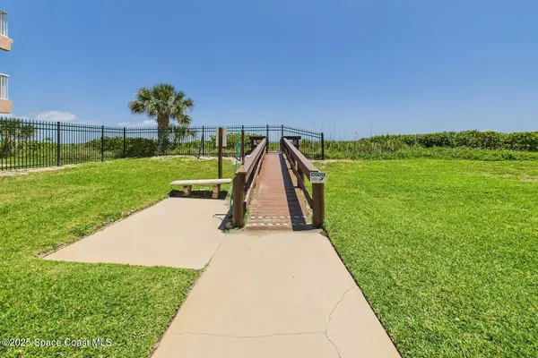 $3,200 | 55 North 4th Street, Unit 605, Cocoa Beach, FL 32931