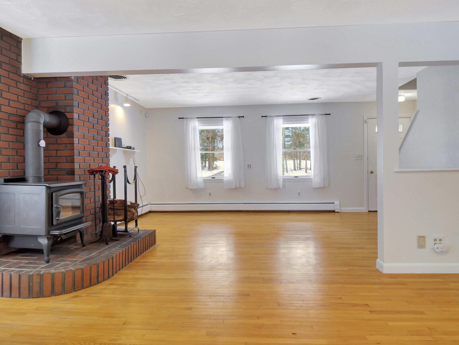359 Green Road Fairfield, ME 04937 - Photo 10 of 75 Living Room