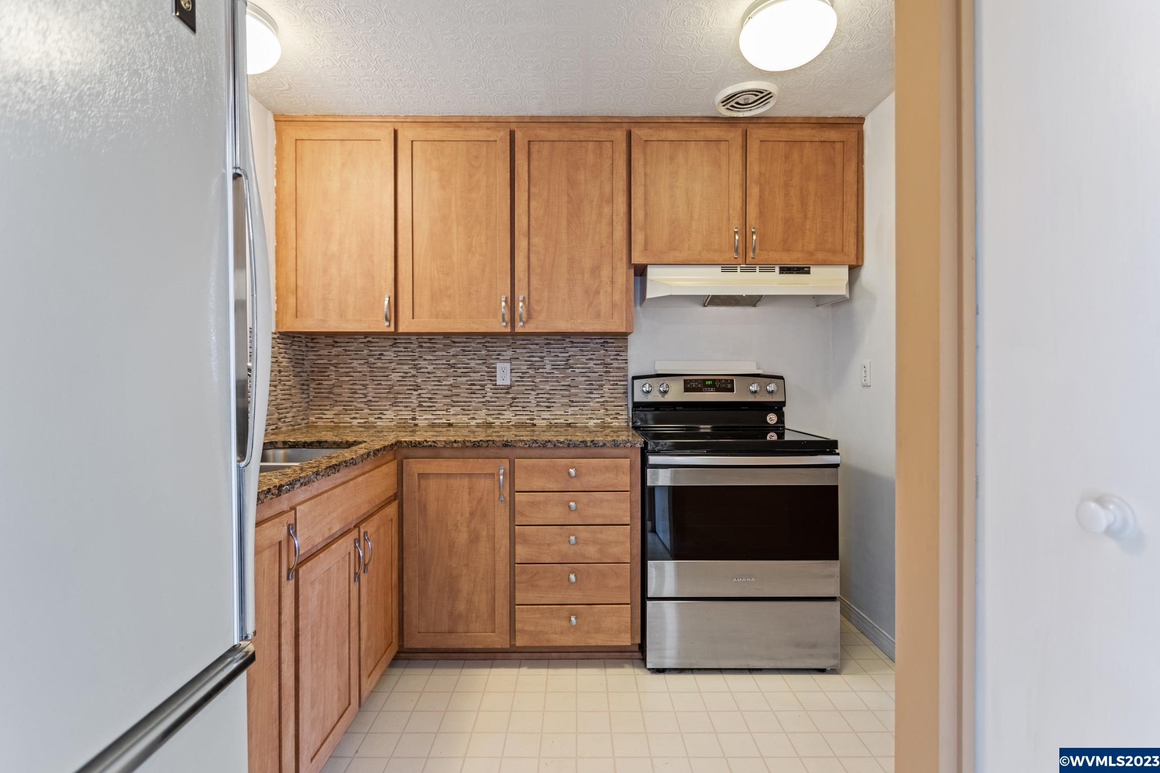 1324 Thompson Road Woodburn, OR 97071 - Photo 7 of 24 Gallery Image 7