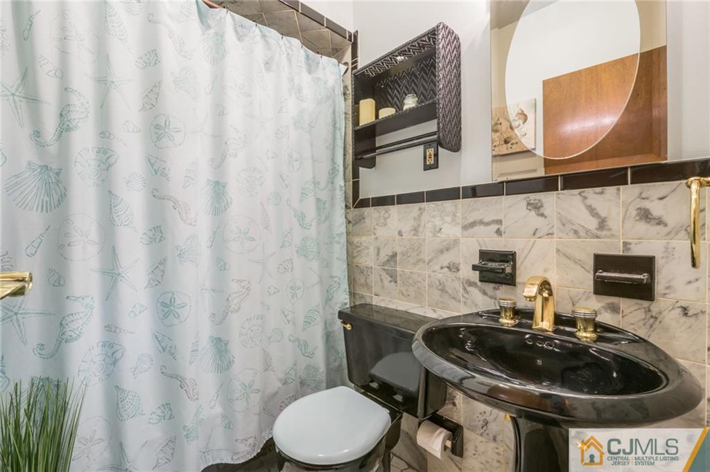 326 Edgeview Road Keyport, NJ 07735 - Photo 13 of 23 Gallery Image 13