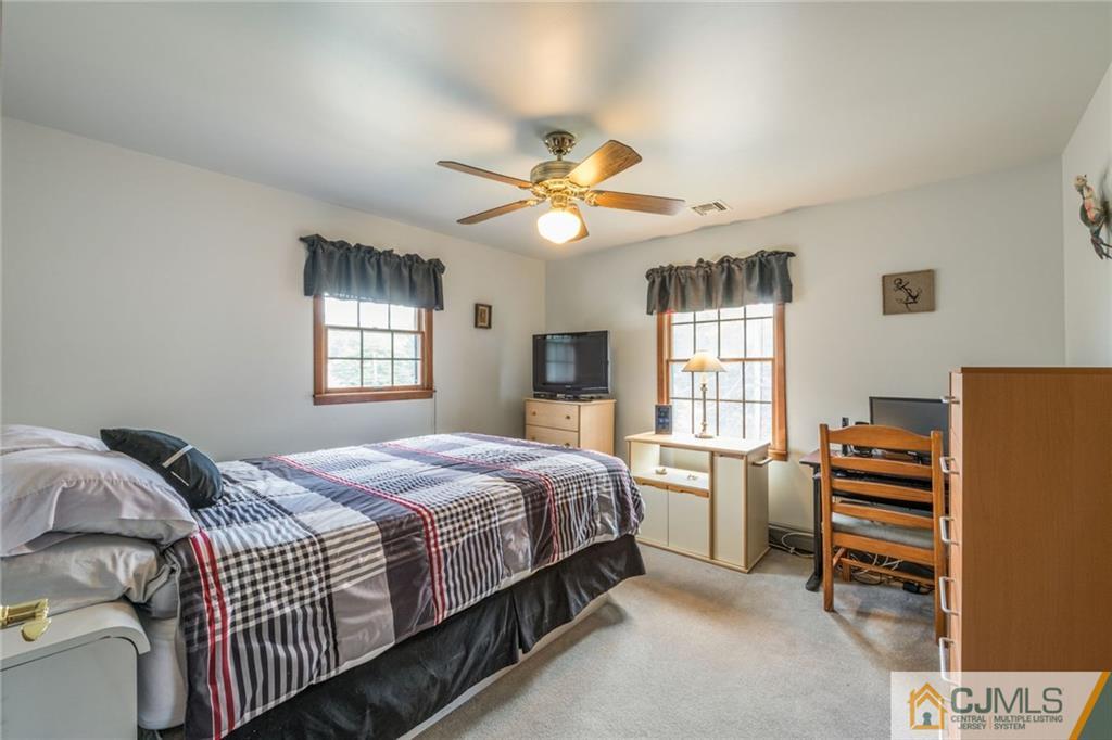 326 Edgeview Road Keyport, NJ 07735 - Photo 14 of 23 Gallery Image 14