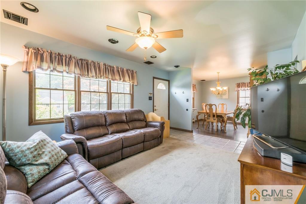 326 Edgeview Road Keyport, NJ 07735 - Photo 4 of 23 Gallery Image 4