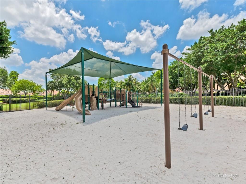 897 Briar Ridge Road, Unit 897 Weston, FL 33327 - Photo 32 of 49