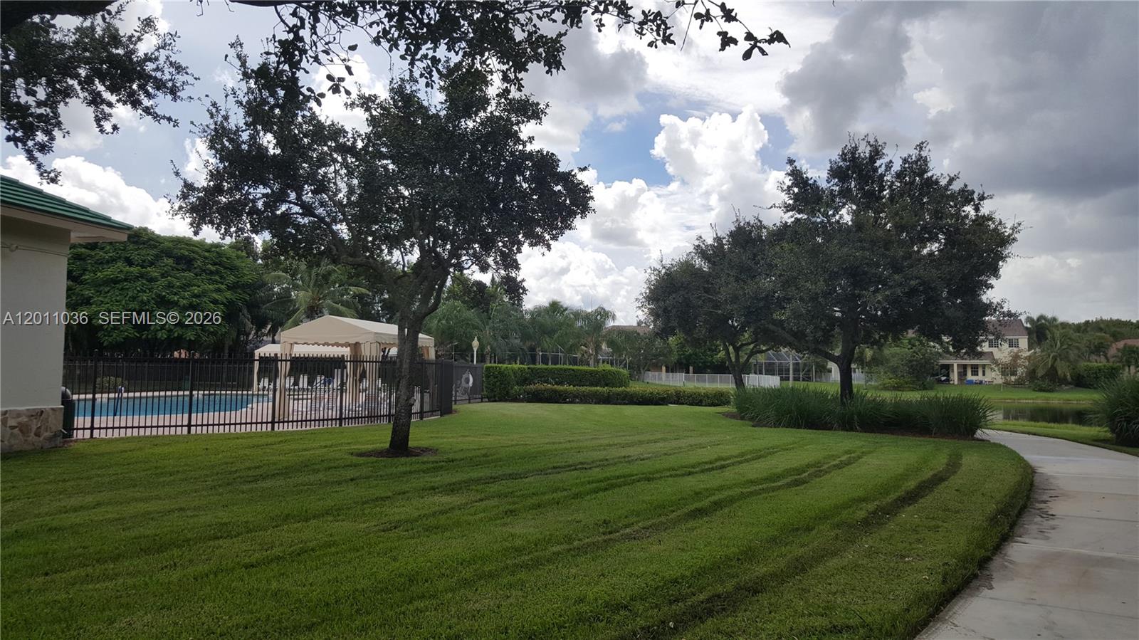 897 Briar Ridge Road, Unit 897 Weston, FL 33327 - Photo 38 of 49