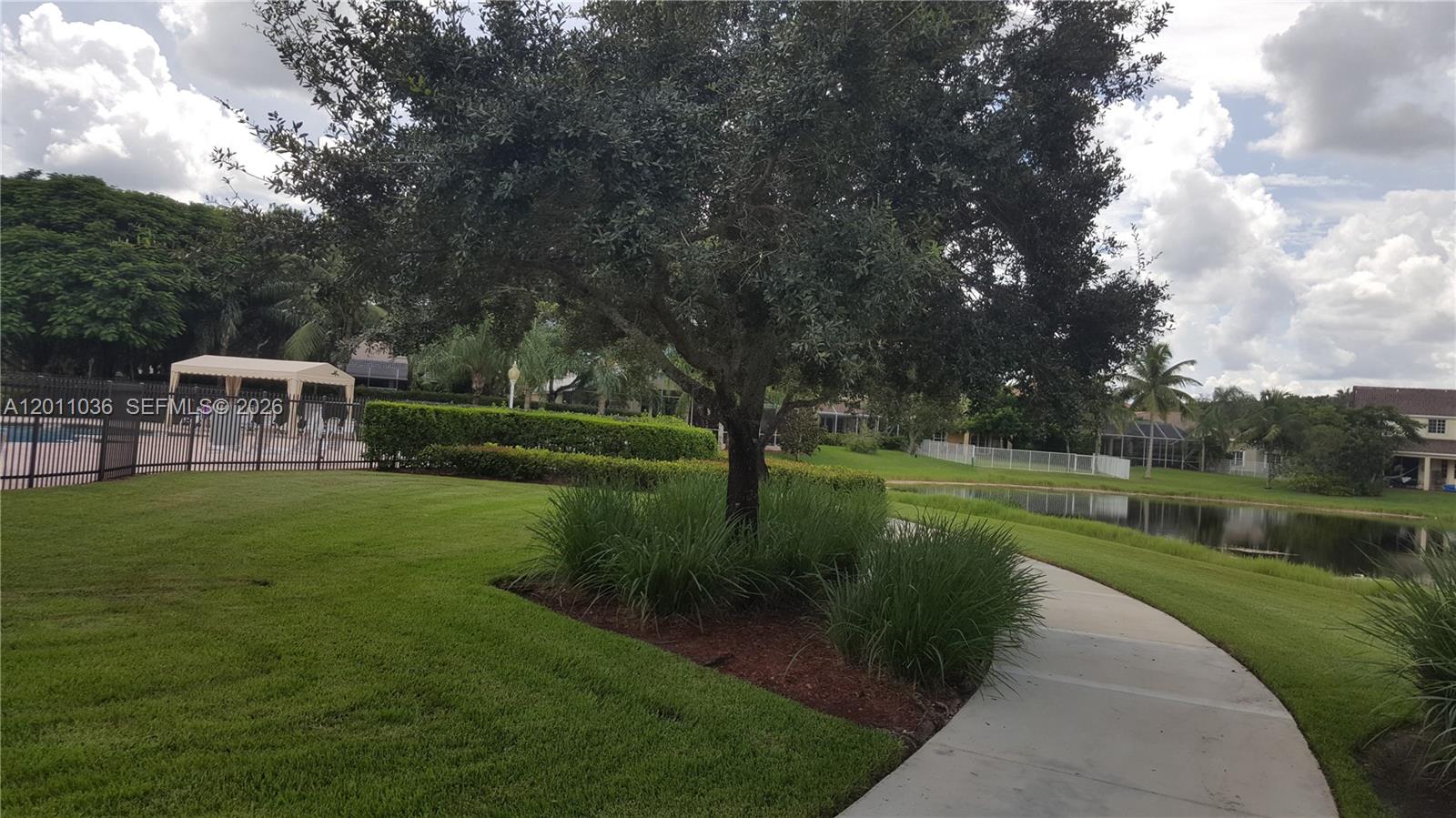 897 Briar Ridge Road, Unit 897 Weston, FL 33327 - Photo 40 of 49