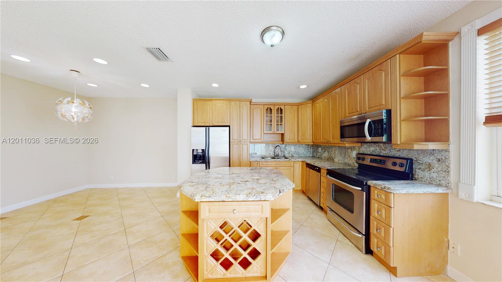 897 Briar Ridge Road, Unit 897 Weston, FL 33327 - Photo 4 of 49