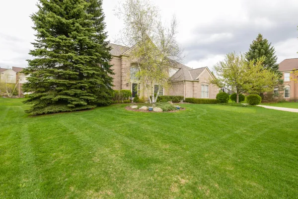 $670,000 | 4949 Lexington Court, Rochester, MI 48306