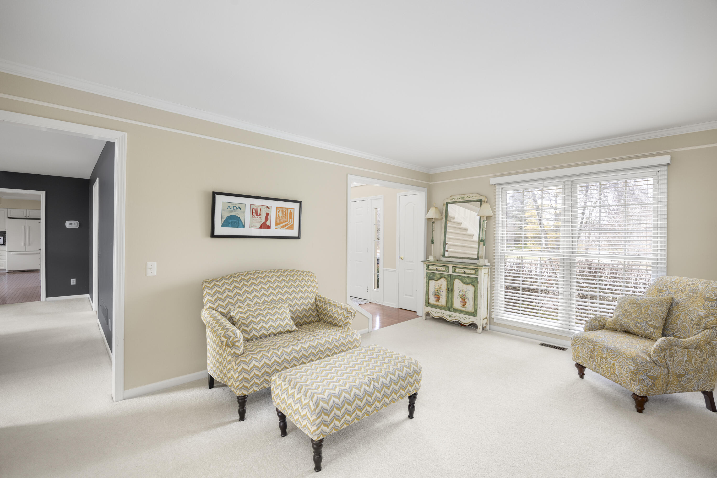 4949 Lexington Court Rochester, MI 48306 - Photo 11 of 37 6E6A5909