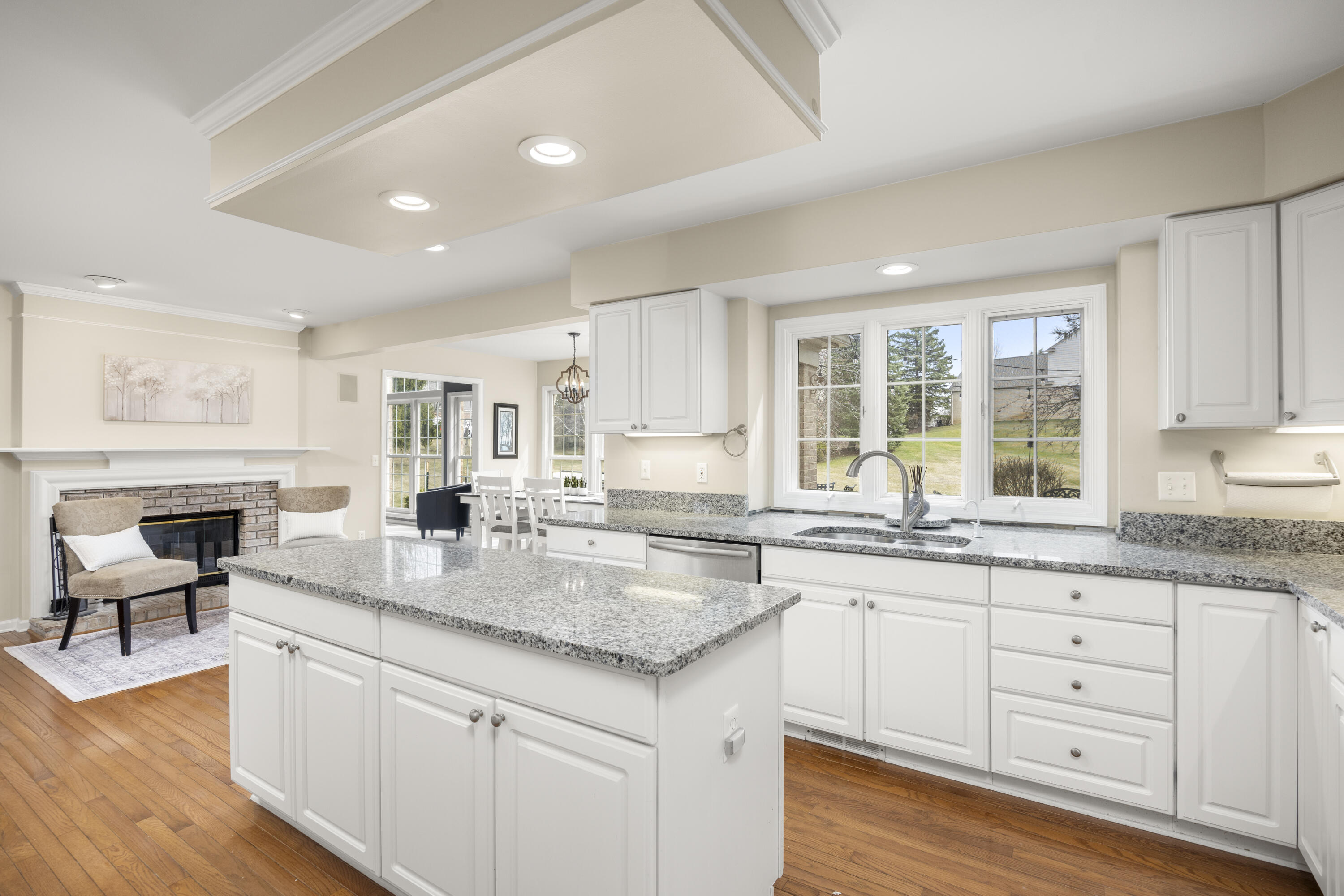 4949 Lexington Court Rochester, MI 48306 - Photo 14 of 37 6E6A5955