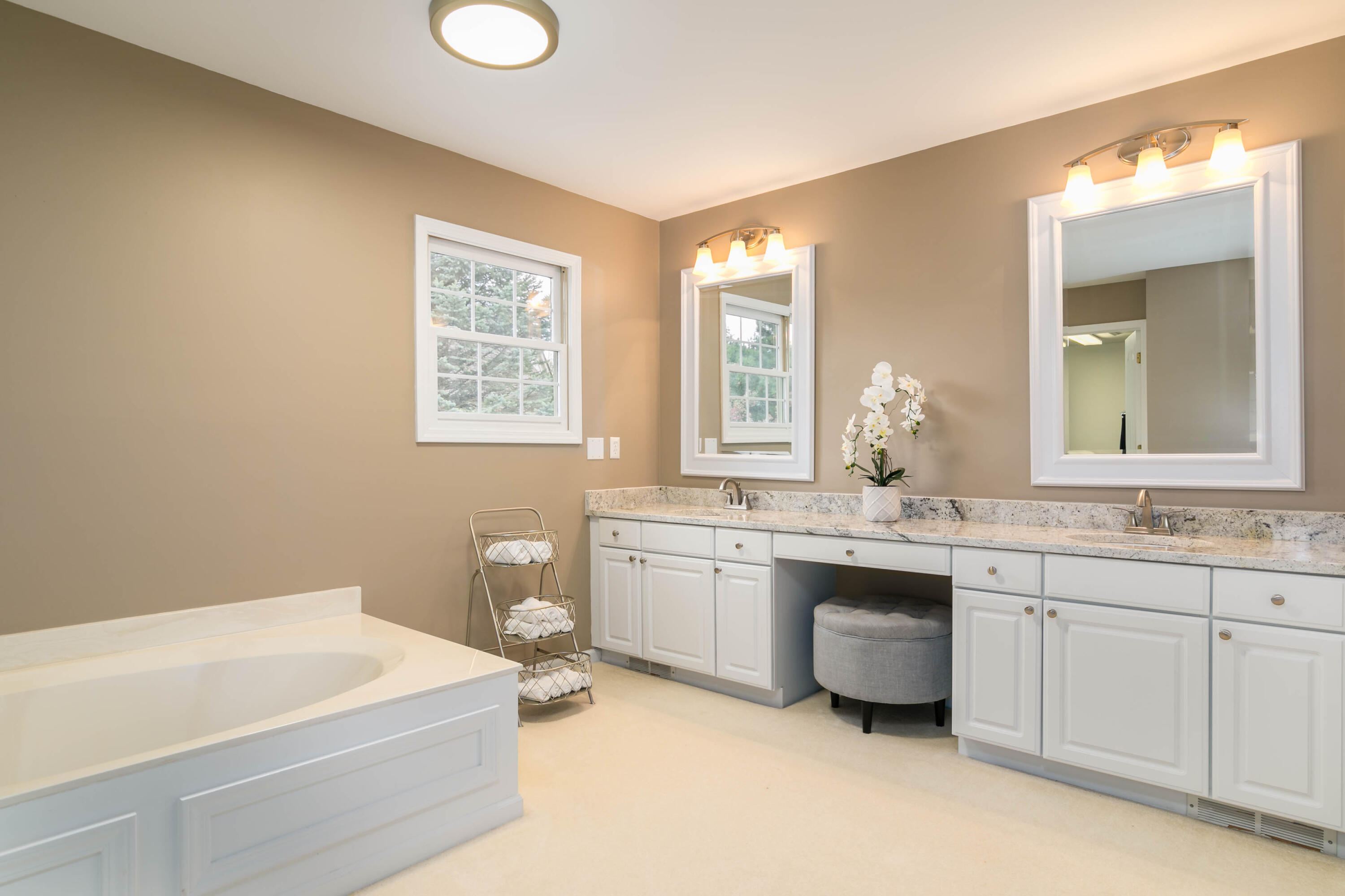 4949 Lexington Court Rochester, MI 48306 - Photo 17 of 37 4949 Lexington Ct-30