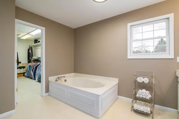 $670,000 | 4949 Lexington Court, Rochester, MI 48306