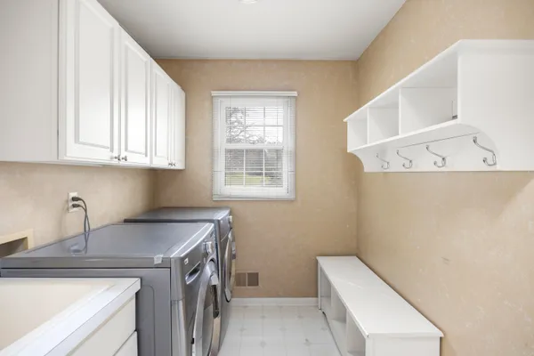 $670,000 | 4949 Lexington Court, Rochester, MI 48306