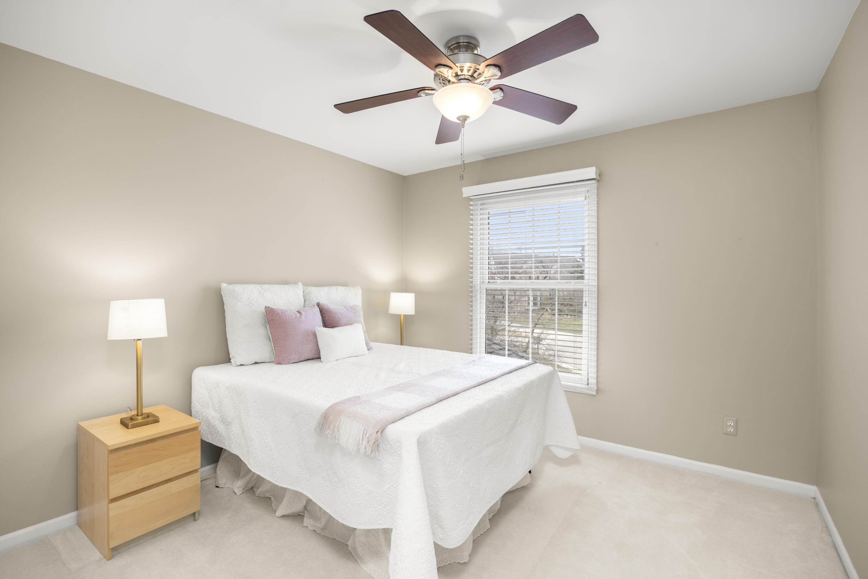 4949 Lexington Court Rochester, MI 48306 - Photo 29 of 37 6E6A5998