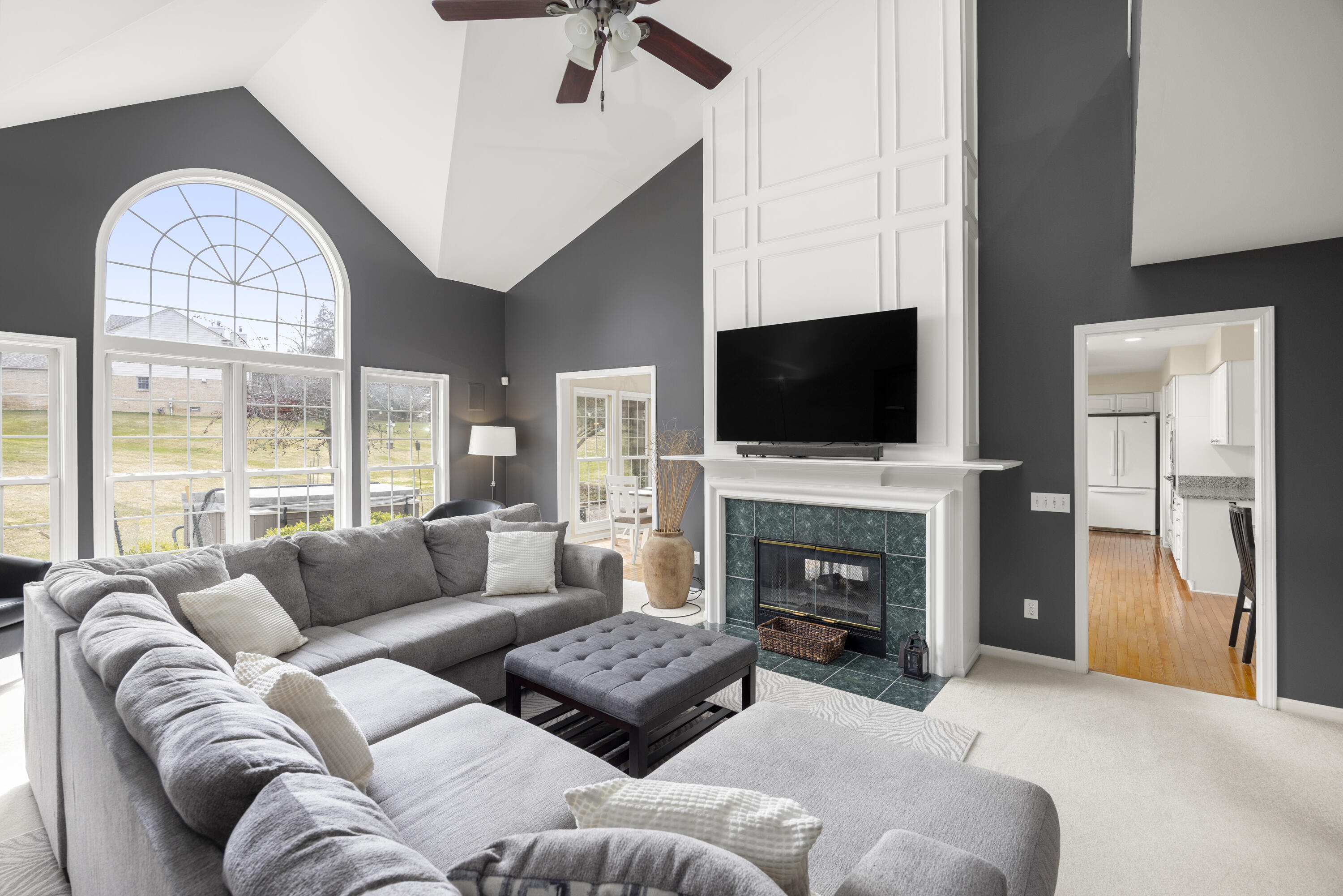 4949 Lexington Court Rochester, MI 48306 - Photo 7 of 37 6E6A5917