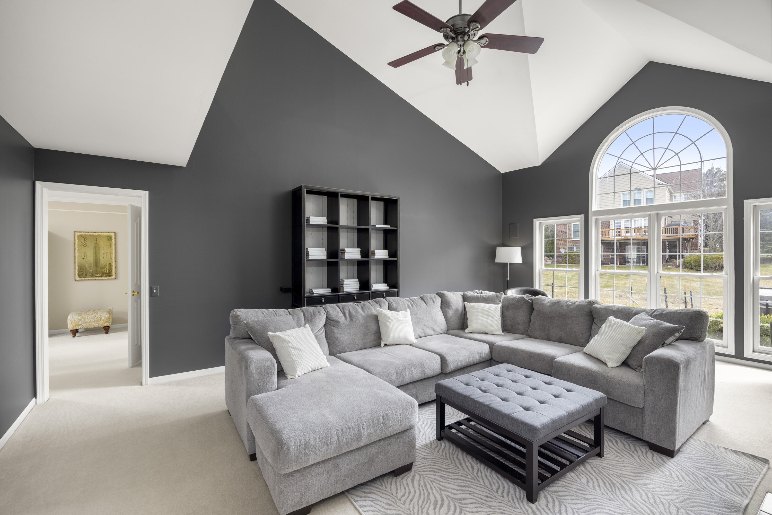 4949 Lexington Court Rochester, MI 48306 - Photo 8 of 37 6E6A5924