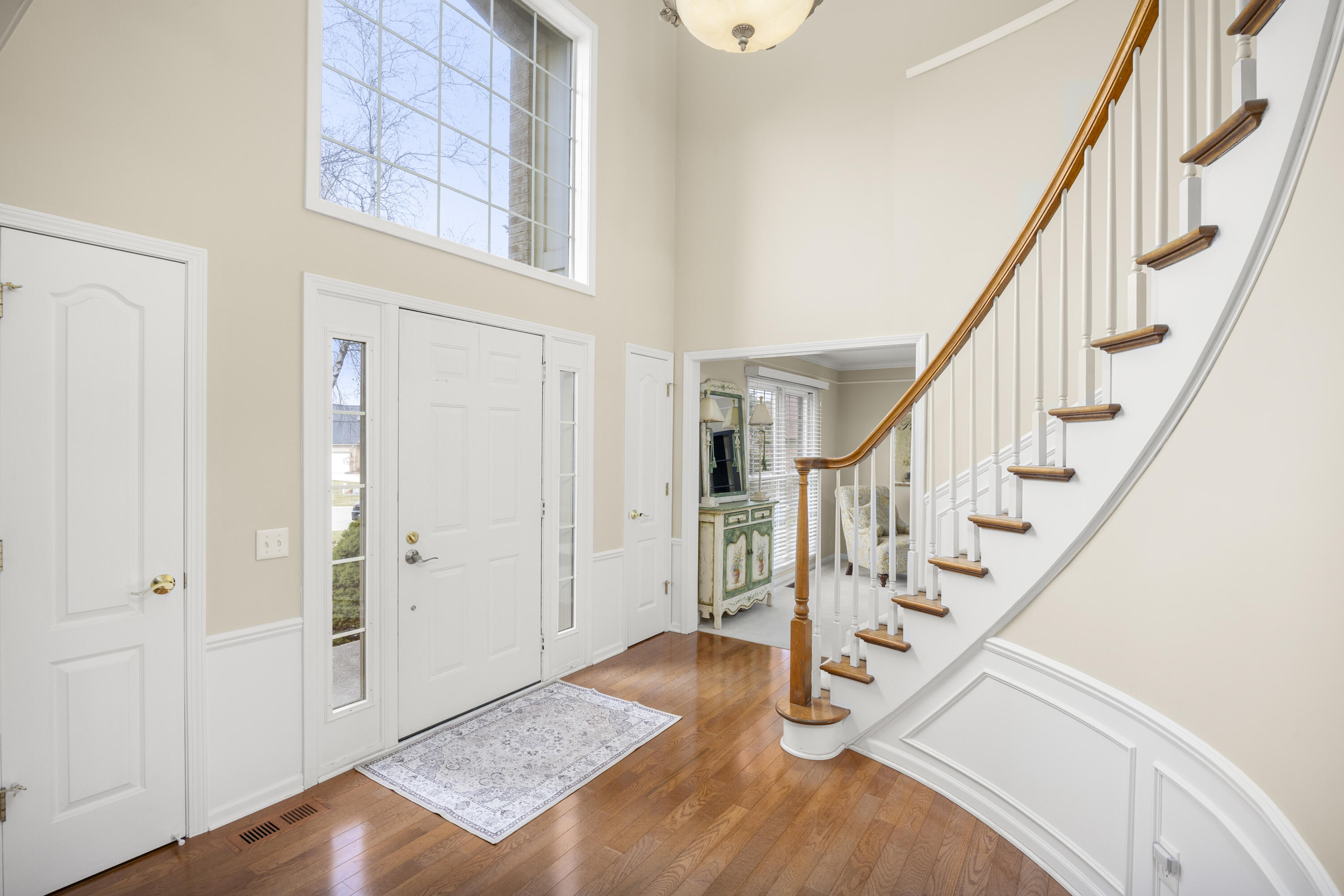 4949 Lexington Court Rochester, MI 48306 - Photo 9 of 37 6E6A5901