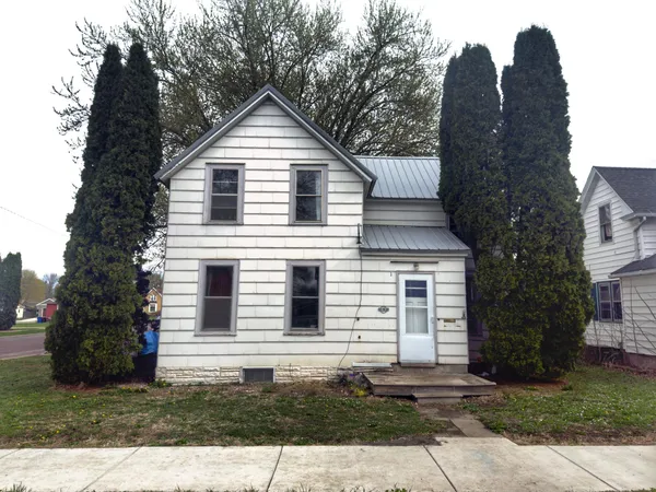 $120,000 | 391 West Franklin Street, Wells, MN 56097