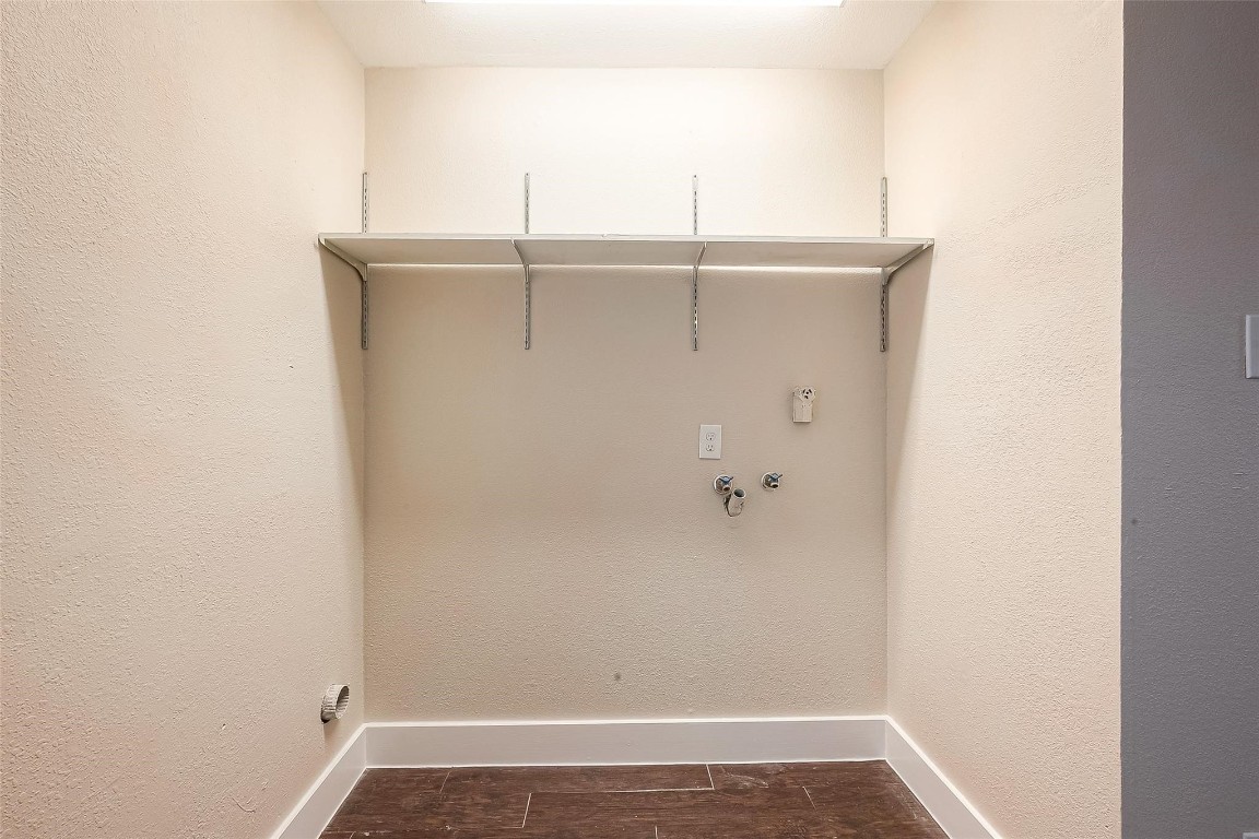 1447 Willow Rock Road Houston, TX 77088 - Photo 20 of 37 a view of a small space