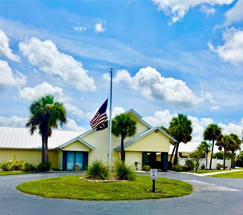 2405 6th Road Southwest Vero Beach, FL 32962 - Photo 3 of 16 Gallery Image 3