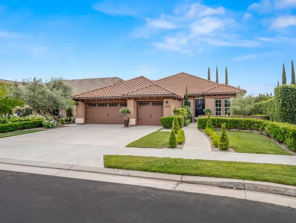 $850,000 | 3524 Prescott Avenue, Clovis, CA 93619