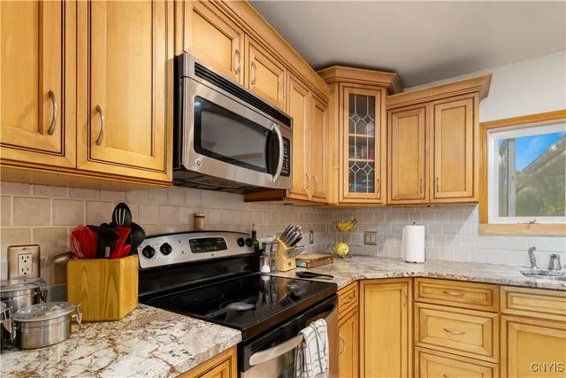 $290,000 | 21 Huyck Avenue, Fairfield, NY 13406