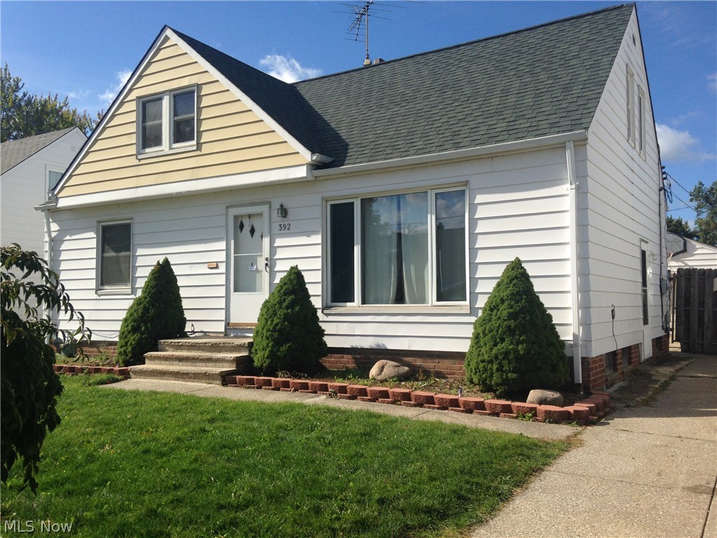 392 Clarmont Road Willowick, OH 44095 - Photo 2 of 22