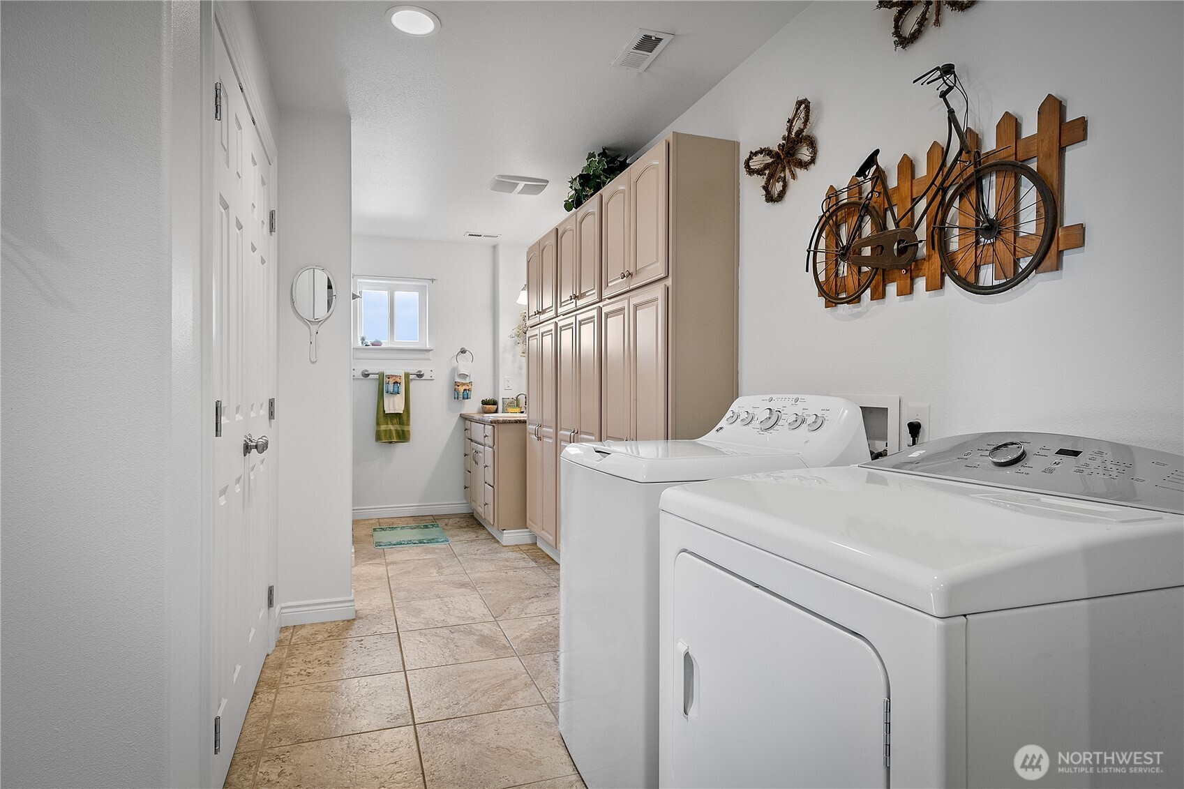 2101 Forsell Road Grandview, WA 98930 - Photo 19 of 28