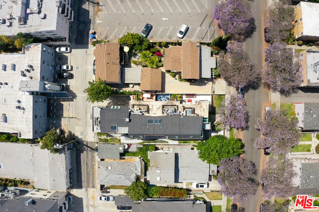 1228 21st Street, Unit D Santa Monica, CA 90404 - Photo 31 of 32 a aerial view of multiple houses with yard